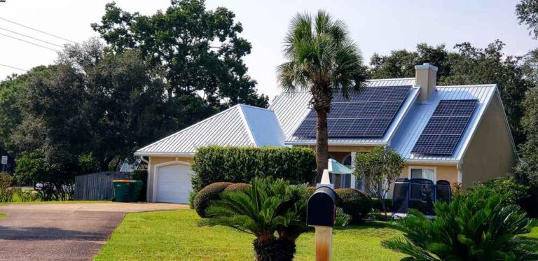 trusted solar roofing expert in Topanga CA
