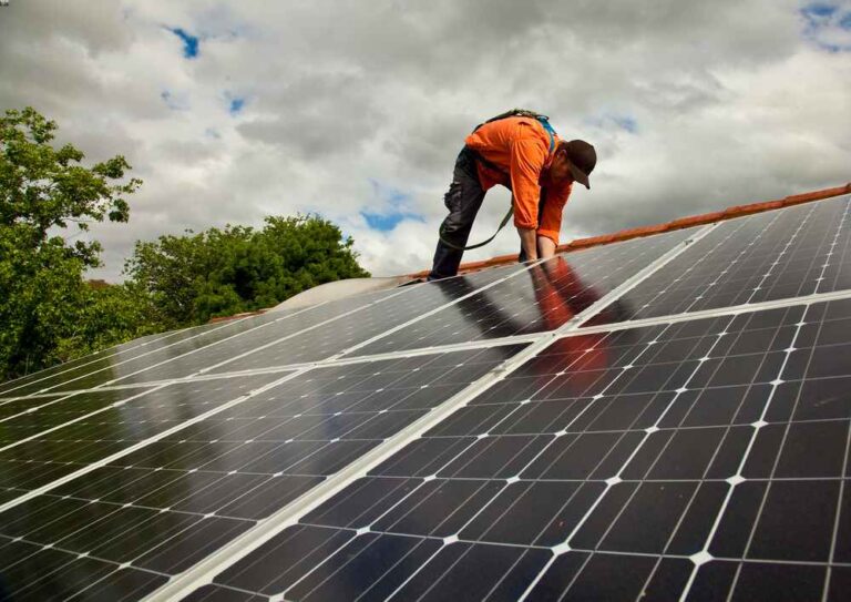 best solar roofers in Van Nuys CA
